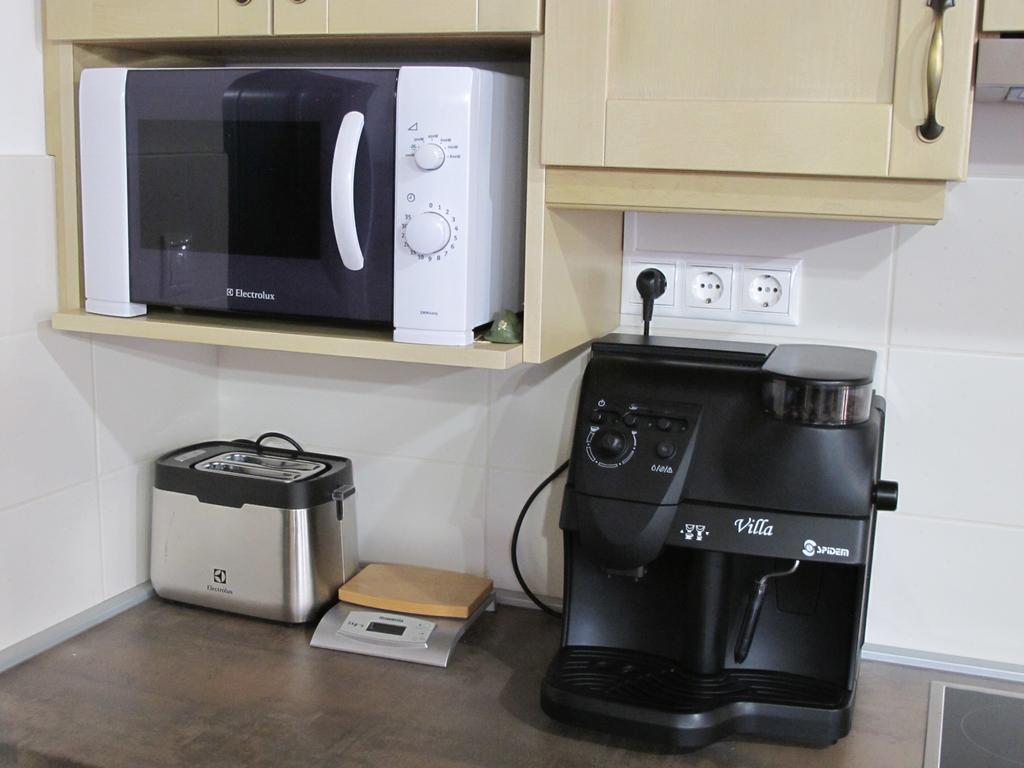 Tuendergyoengye Apartmanhaz Zirc Exteriör bild